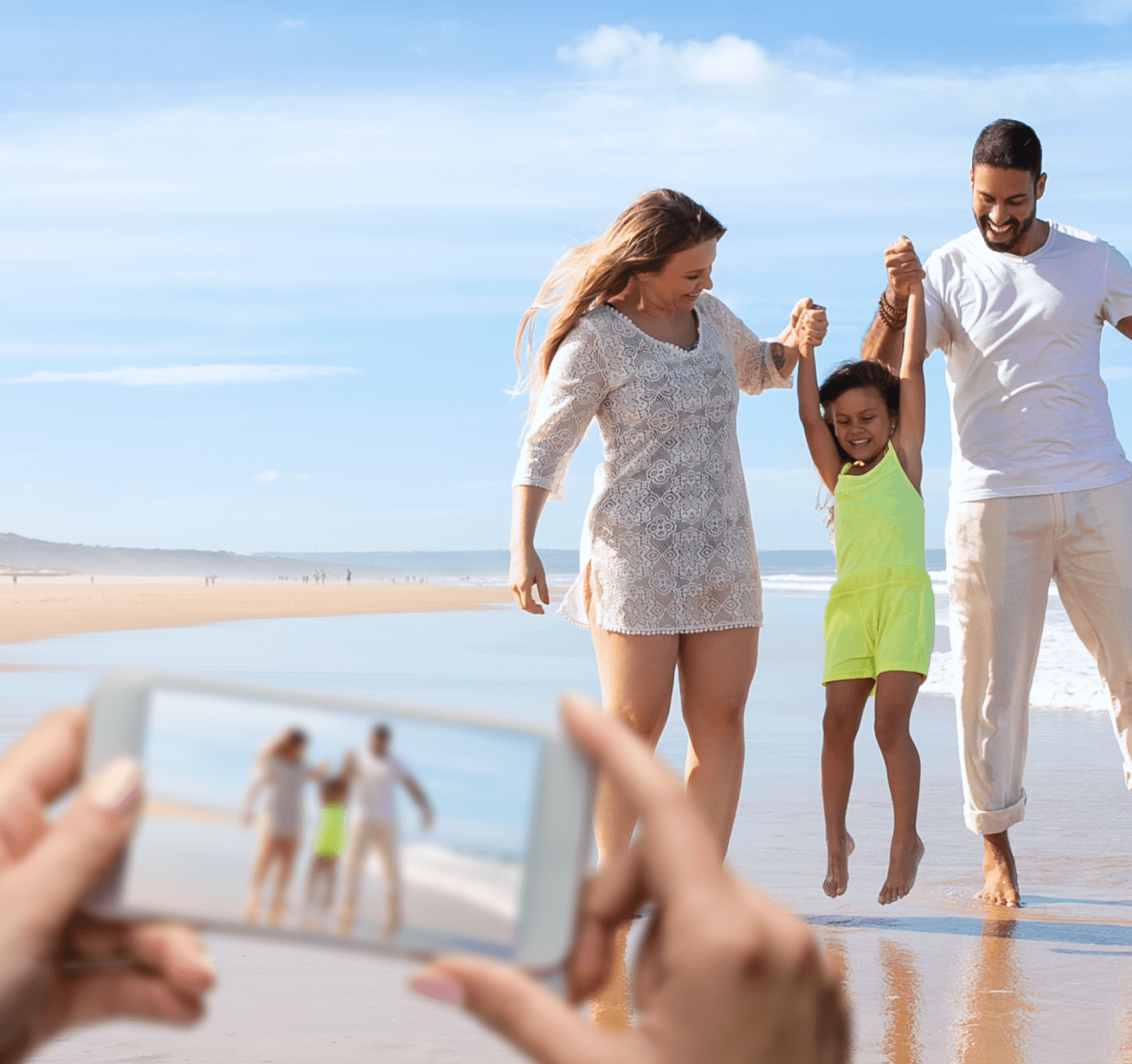 Die ganze Familie <br> steuert die Uhr <br> über die App